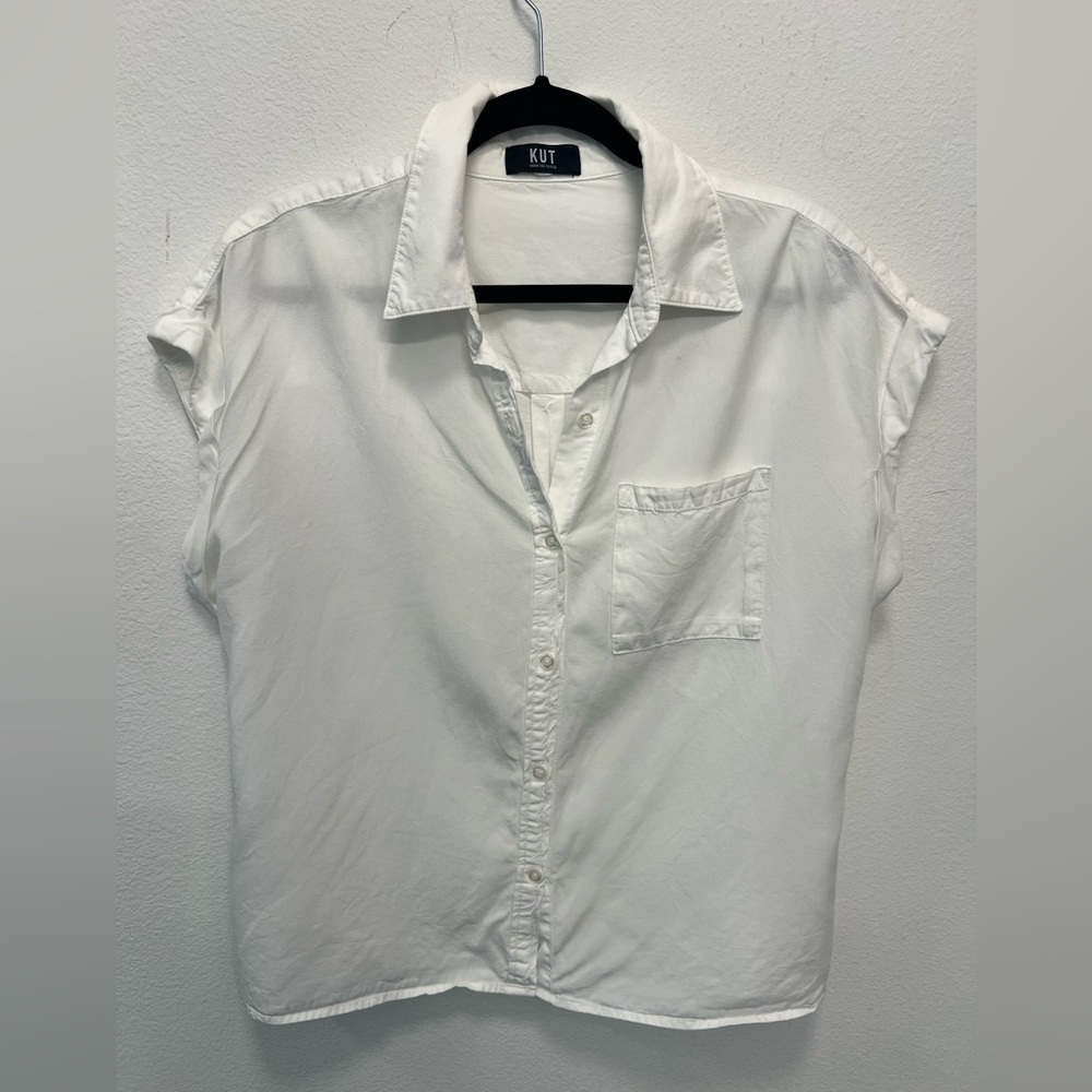 Kut From The Kloth White Button-Up Shirt | Short Sleeve | Pocket Front | Medium